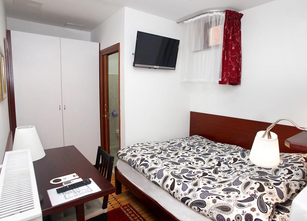 Guest House Isabel Загреб Экстерьер фото