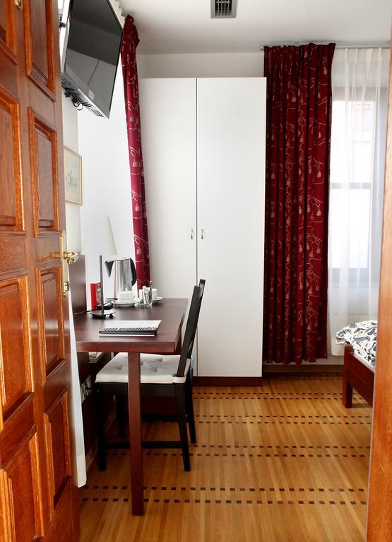 Guest House Isabel Загреб Экстерьер фото